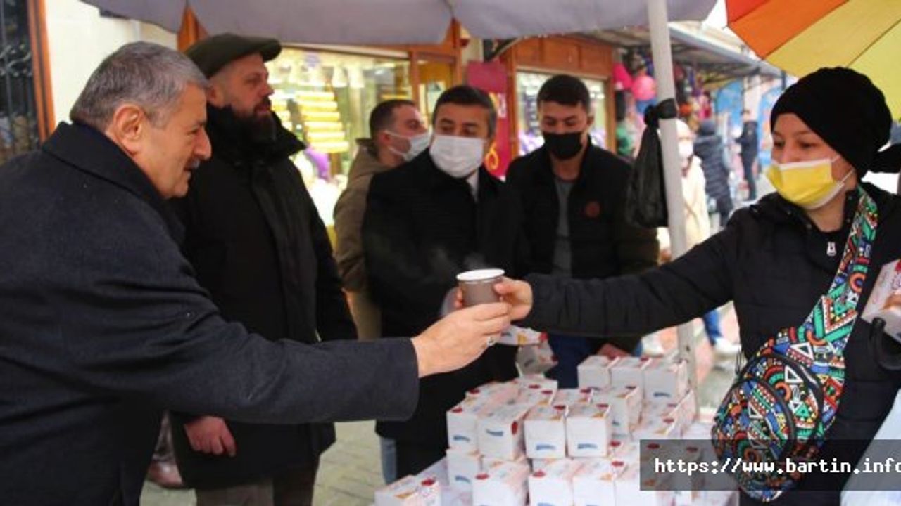 5 Bin Kişiye Kandil Simidi ve Sahlep İkramı