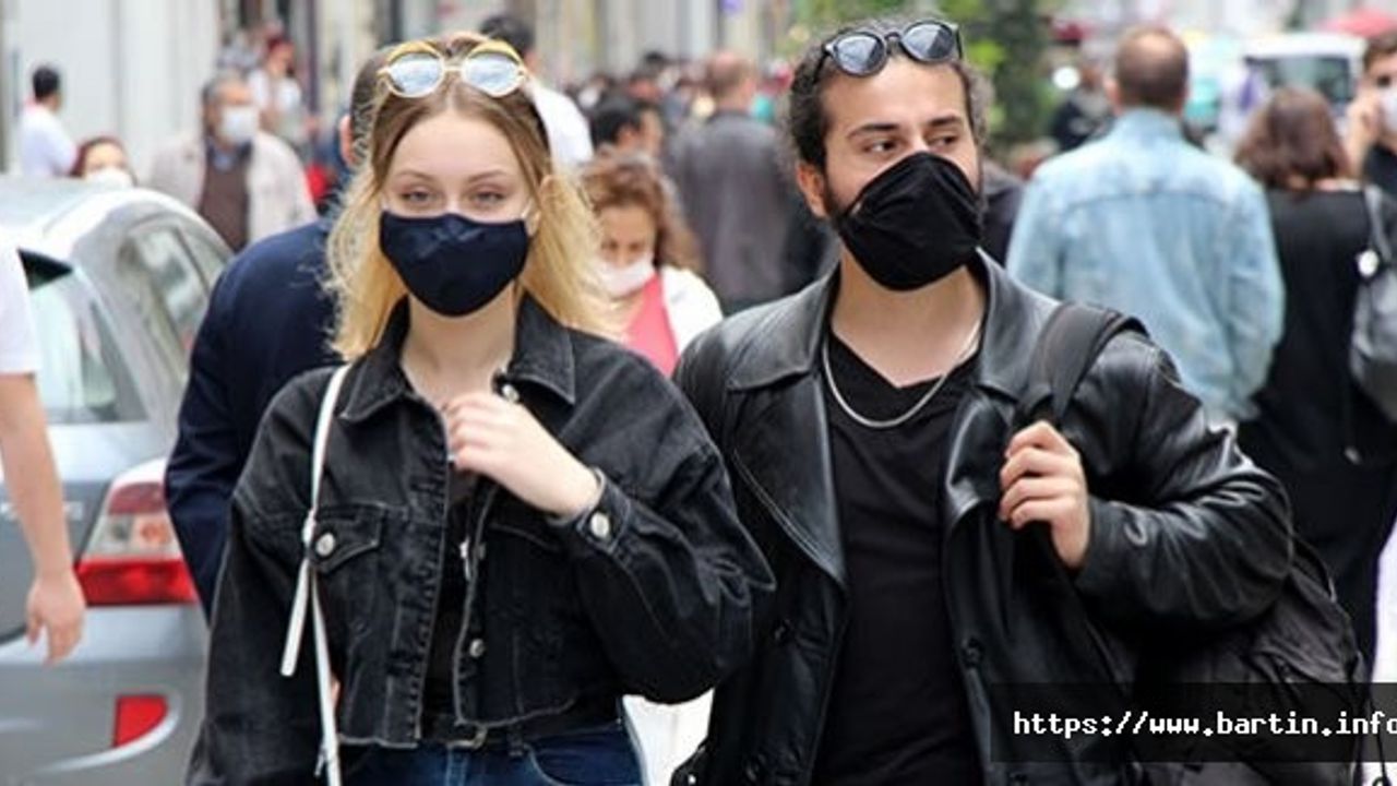 Açık Alanda Maske ve HES Zorunluluğu Kaldırıldı
