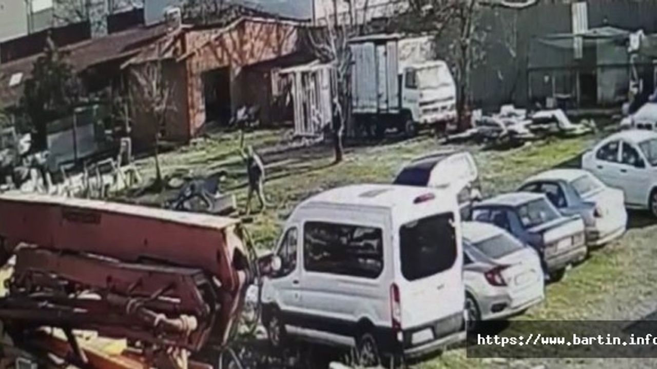 Tavukları Kovalayan Köpeği Döven Şahıslara Ceza