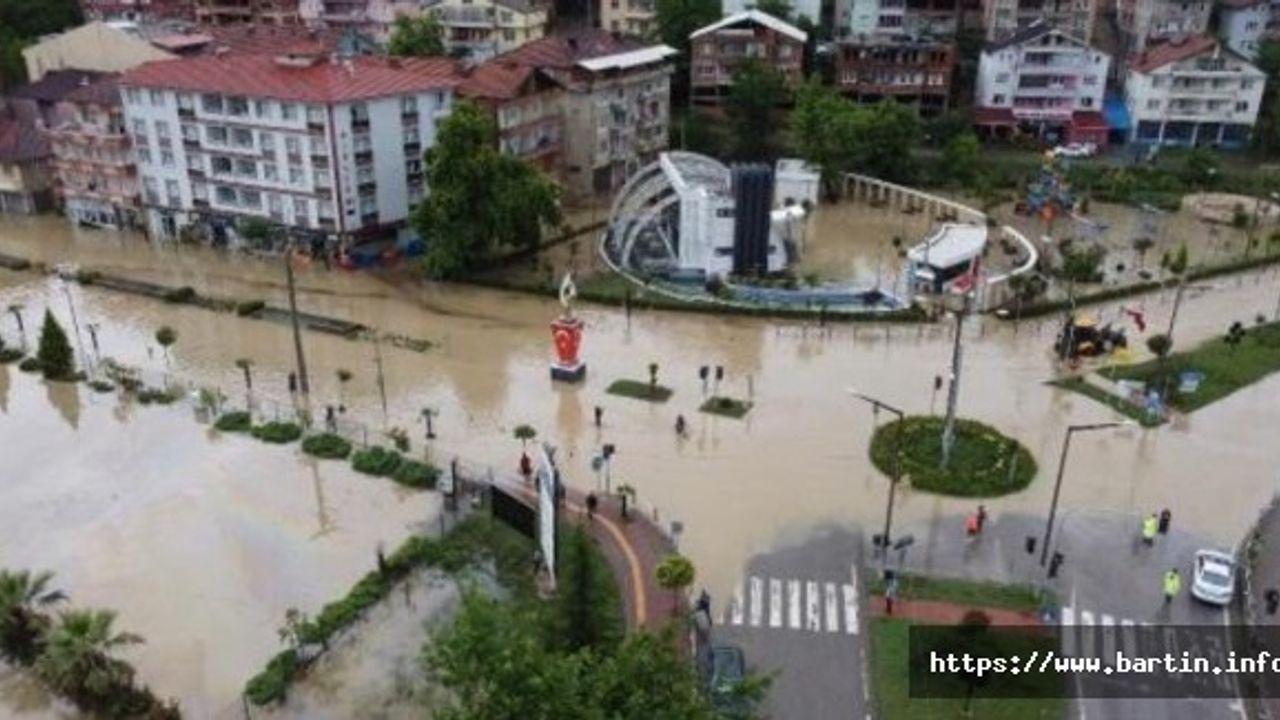 Yamaçlardan Gelen Sel Kozcağız'ı Vurdu