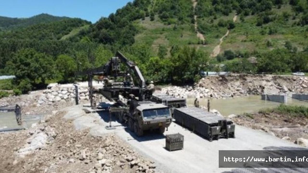 Selde Yıkılan Köprünün Yerine Seyyar Köprü