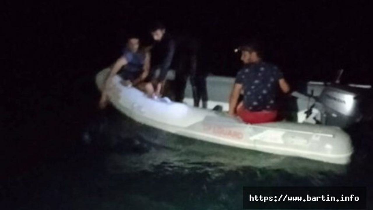 1'i Çocuk 5 Kişi Koyda Mahsur Kaldı