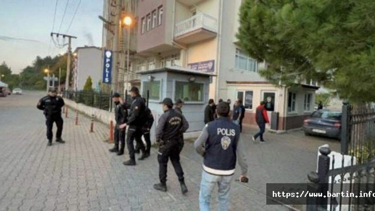25 Kişiden 22’si Gözaltına Alındı, 3’ü Aranıyor