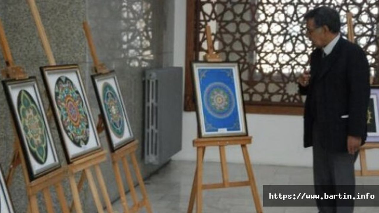 Emekli Müdür Eşsiz Eserlerini Depremzedelere Bağışladı