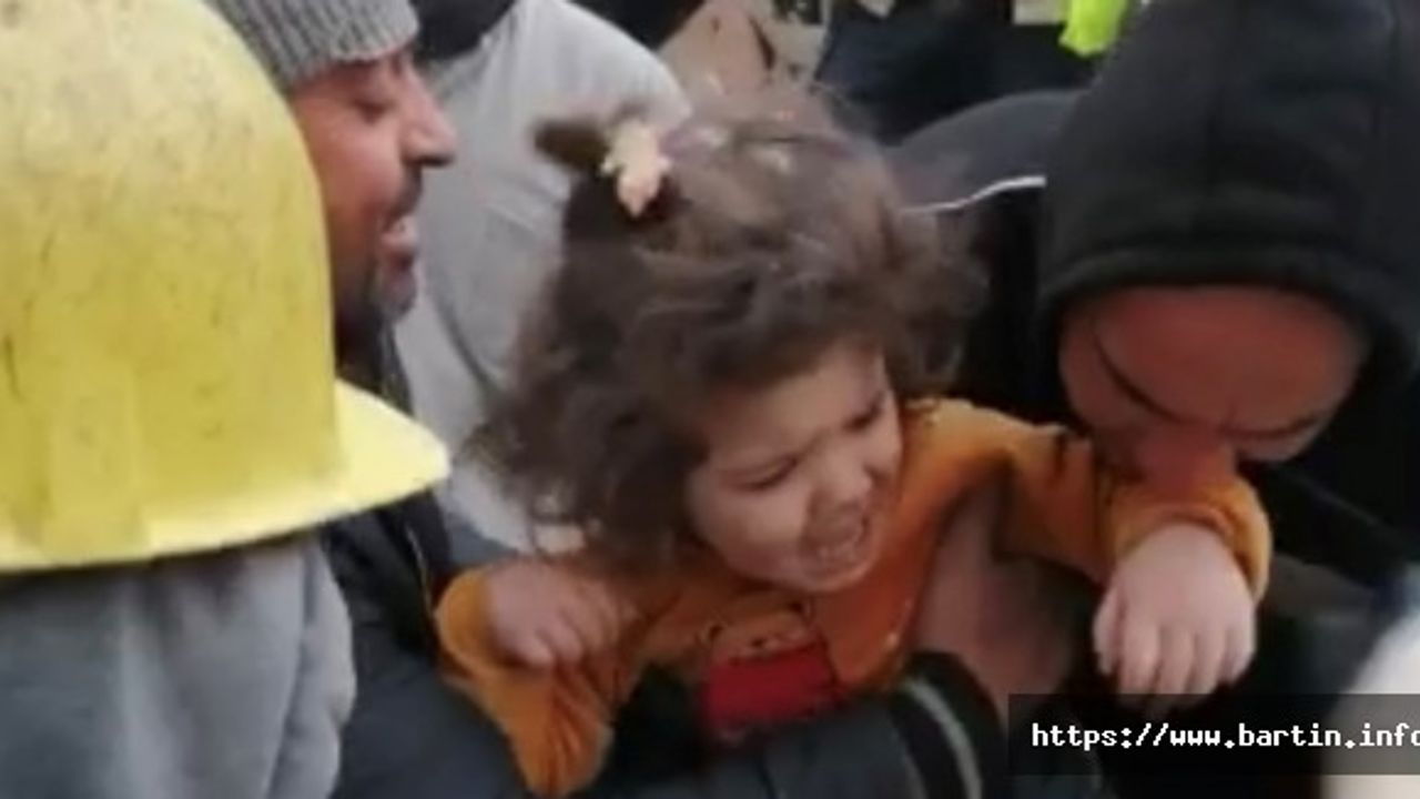 Saçı Görünen Julia'yı 34 Saat Sonra Kurtardılar