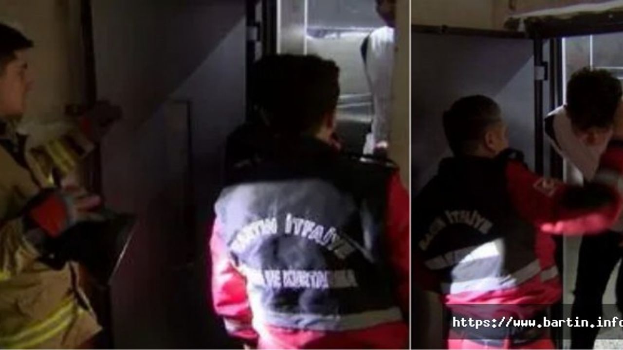 Ekmek Almaya Giderken Asansörde Mahsur Kaldı