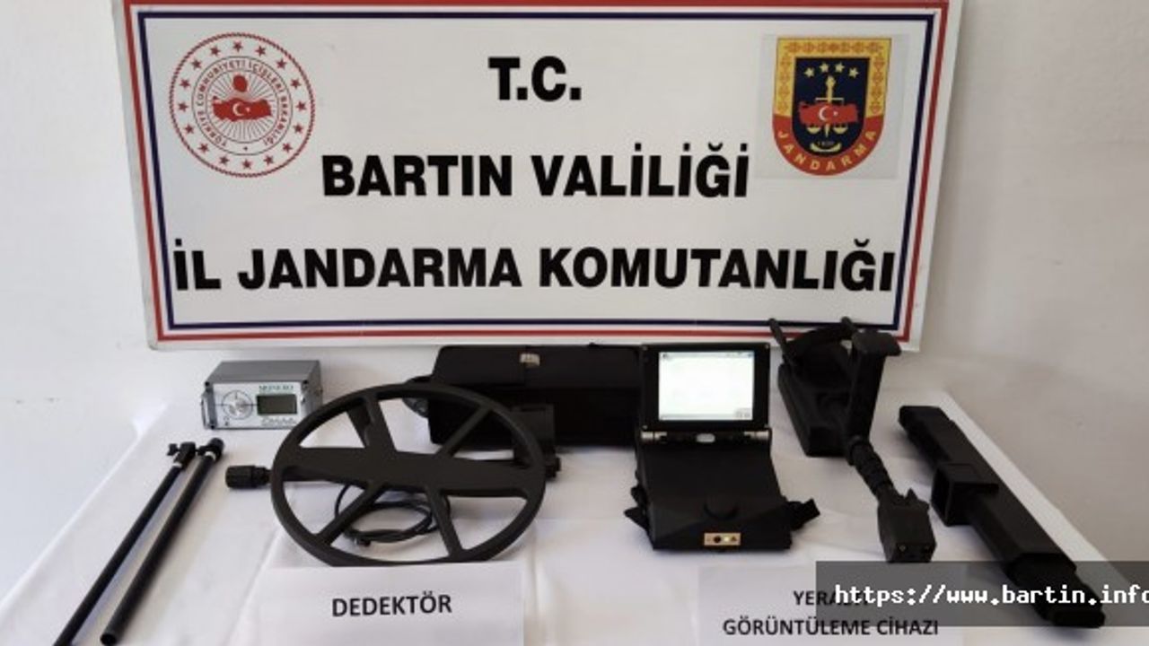 Kumluca’da 1 Milyon TL’lik Ekipmanla Kaçak Kazı Yapan 10 Kişi Yakalandı