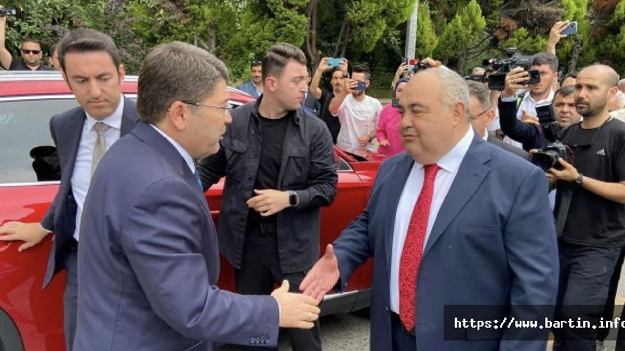 Adalet Bakanı Tunç, Memleketi Bartın’dan İsveç’i Lanetledi