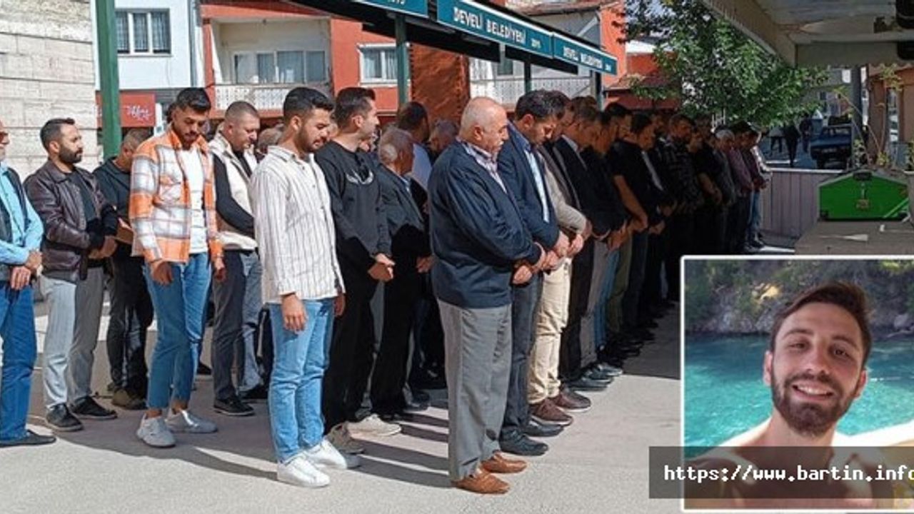 Feci Kazada Ölen Genç, Gözyaşlarıyla Uğurlandı