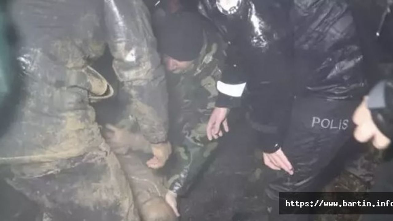 Komşuda Heyelan, Arama Kurtarma Ekibi 2.Heyelana Yakalandı