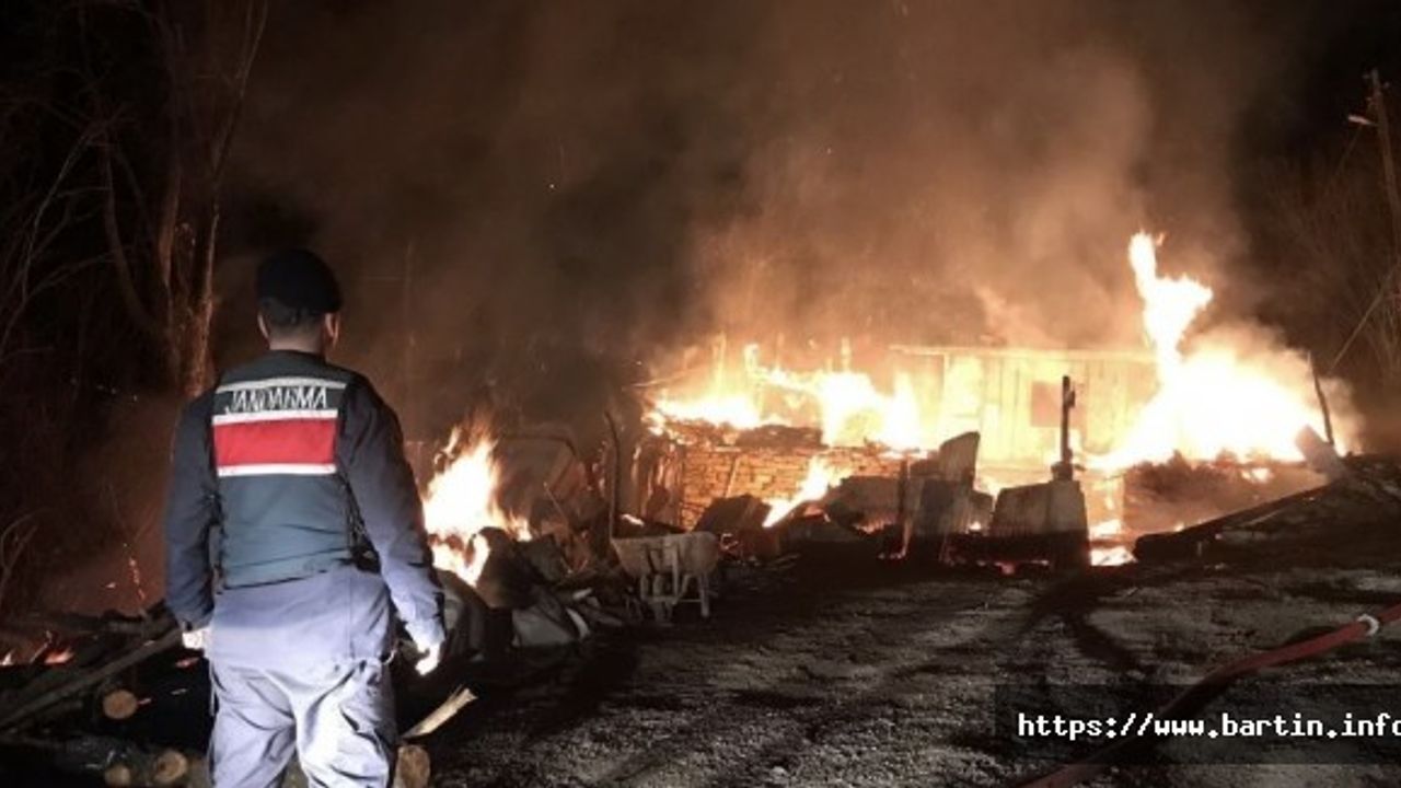 Yangına Uykuda Yakalandılar, 2’sinin Durumu Ağır