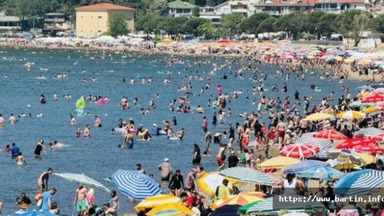 Mavi Bayraklı İnkumu Plajı Doldu Taştı