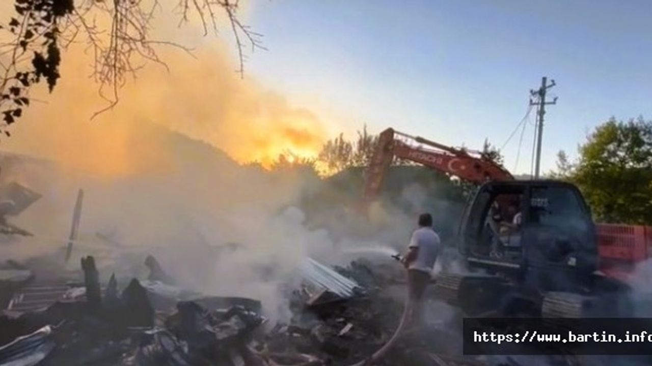 2 Katlı Ev Alevlere Teslim Oldu