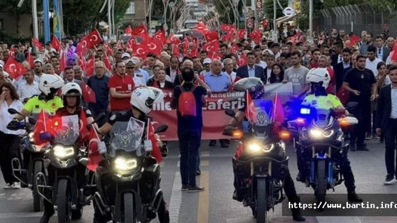 Bartın’da Demokrasi ve Milli Birlik Yürüyüşü