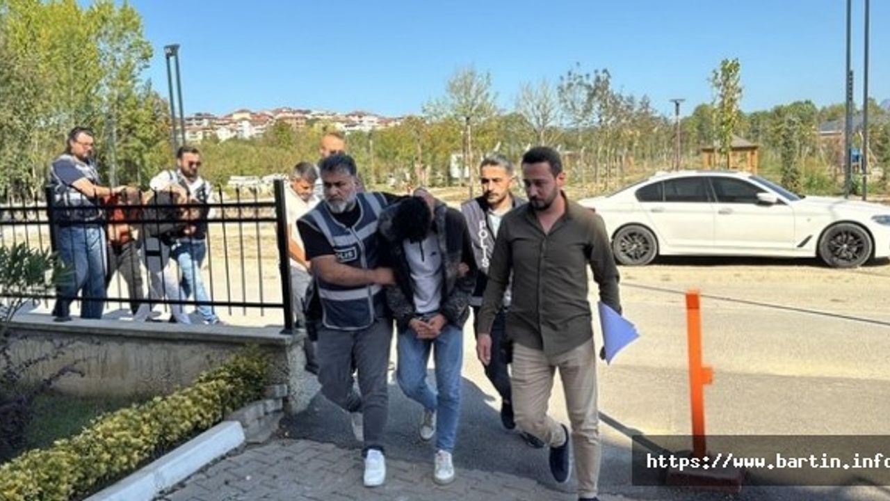 Vatandaşı 3,5 milyon lira dolandıran 5 kişi tutukandı