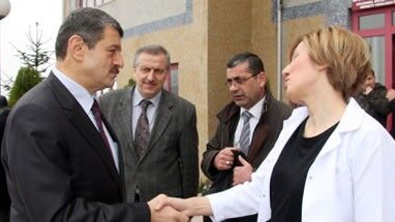 Akın, Ağız ve Diş Sağlığı Merkezi'ni ziyaret etti