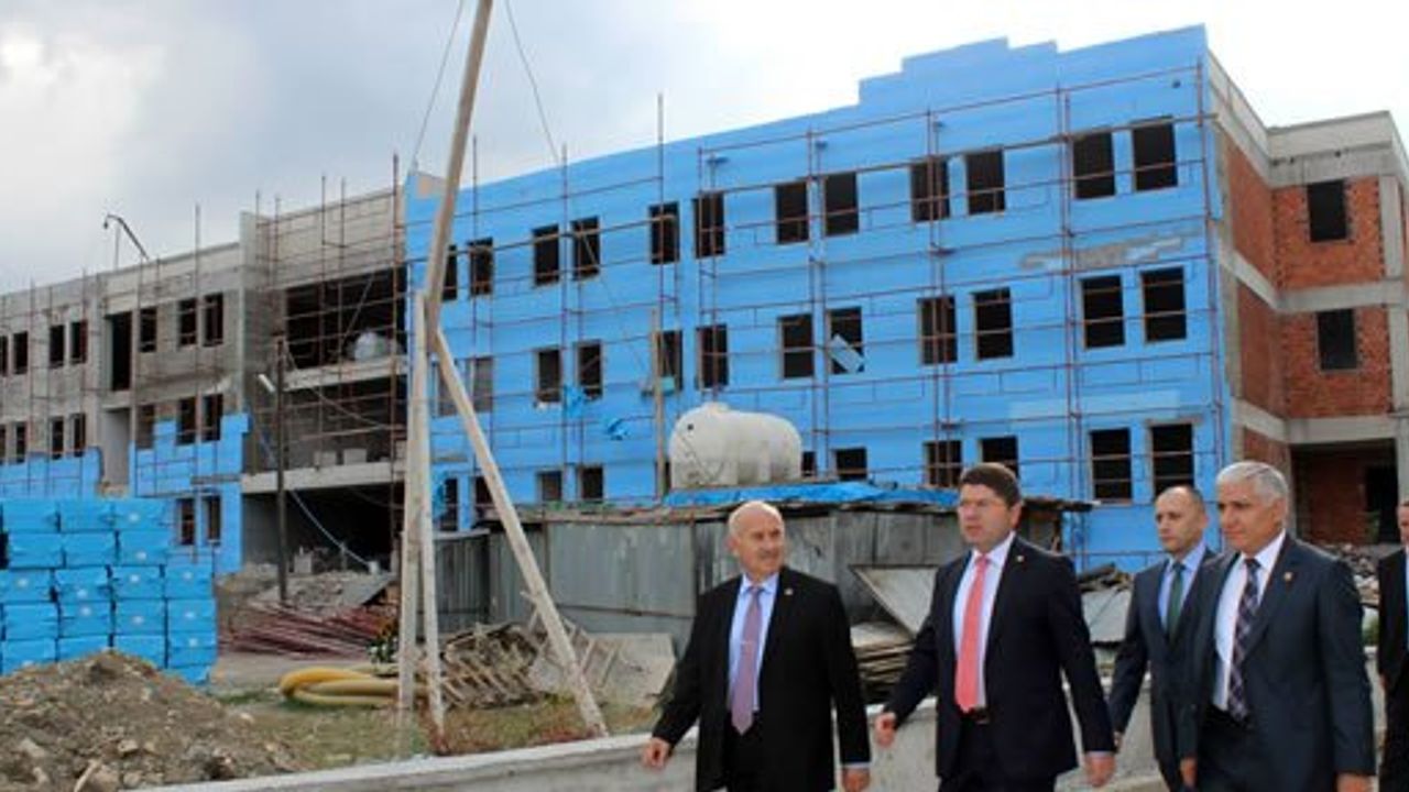 İmam Hatip Ortaokulu inşaatı hızla devam ediyor