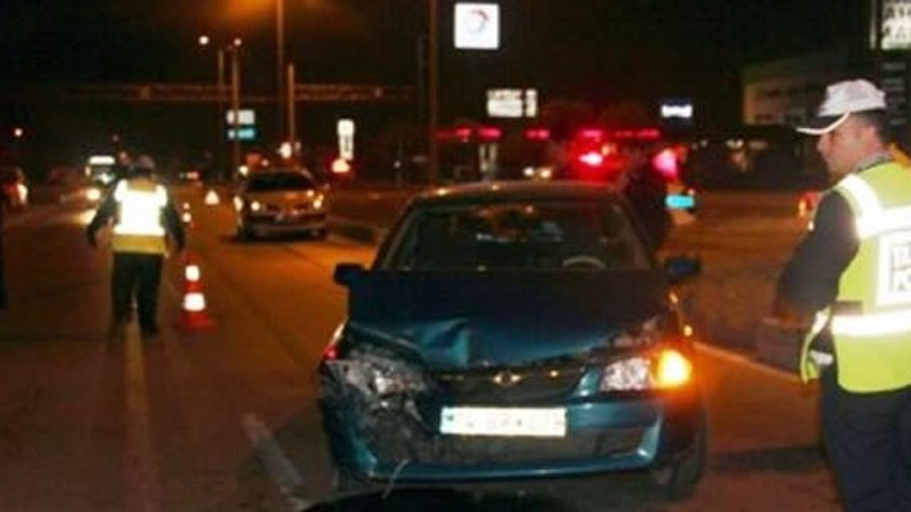 Trafik kazasında yaralanan anne, 6 yaşındaki kızını teselli etti