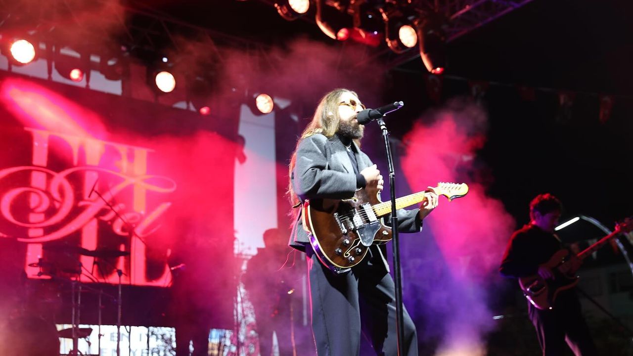 Emre Fel Bartınlılar'ı Coşturdu