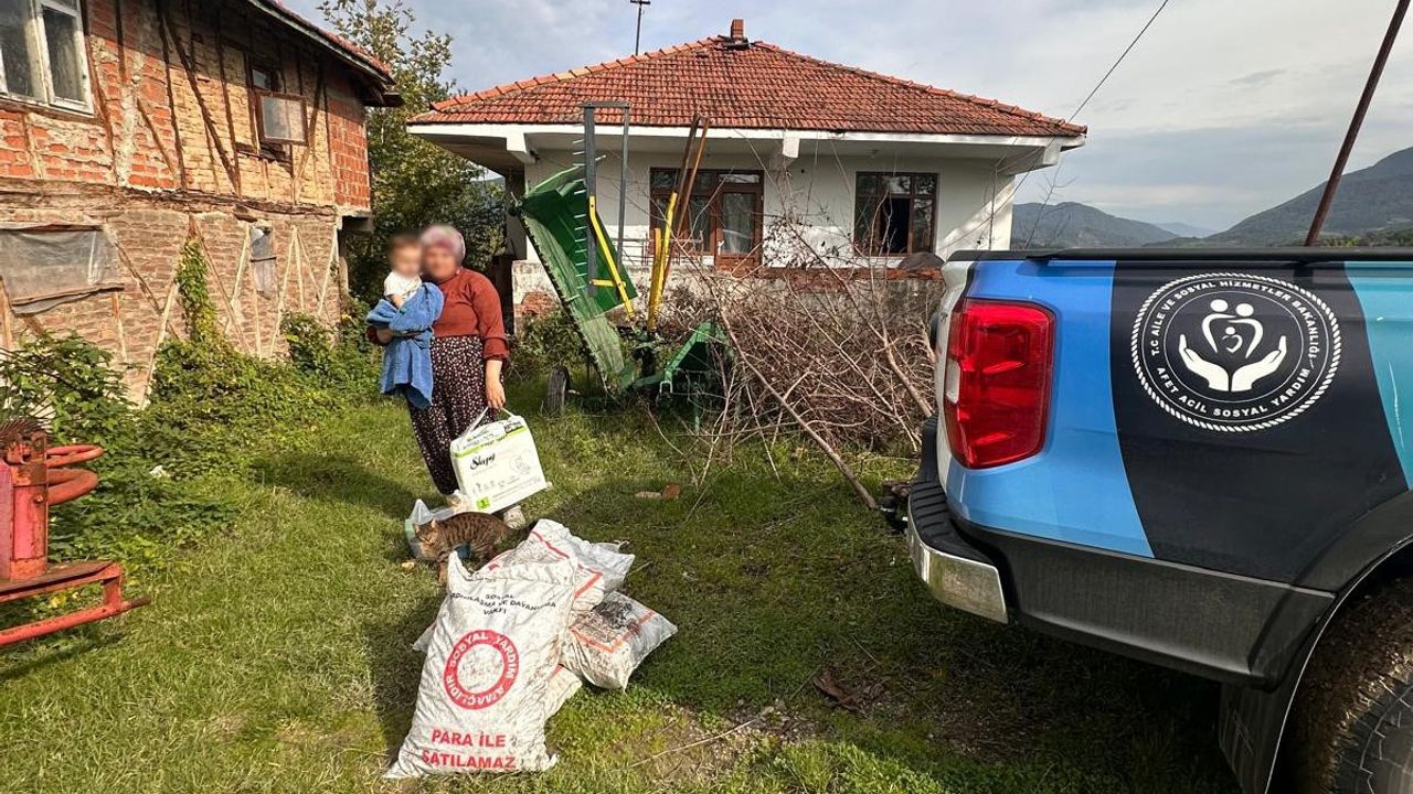 Eşiyle tartışarak ırmağa atlayan şahsa gıda yardımı
