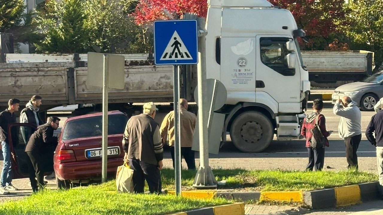 Hastane çıkışında kaza: 2 yaralı