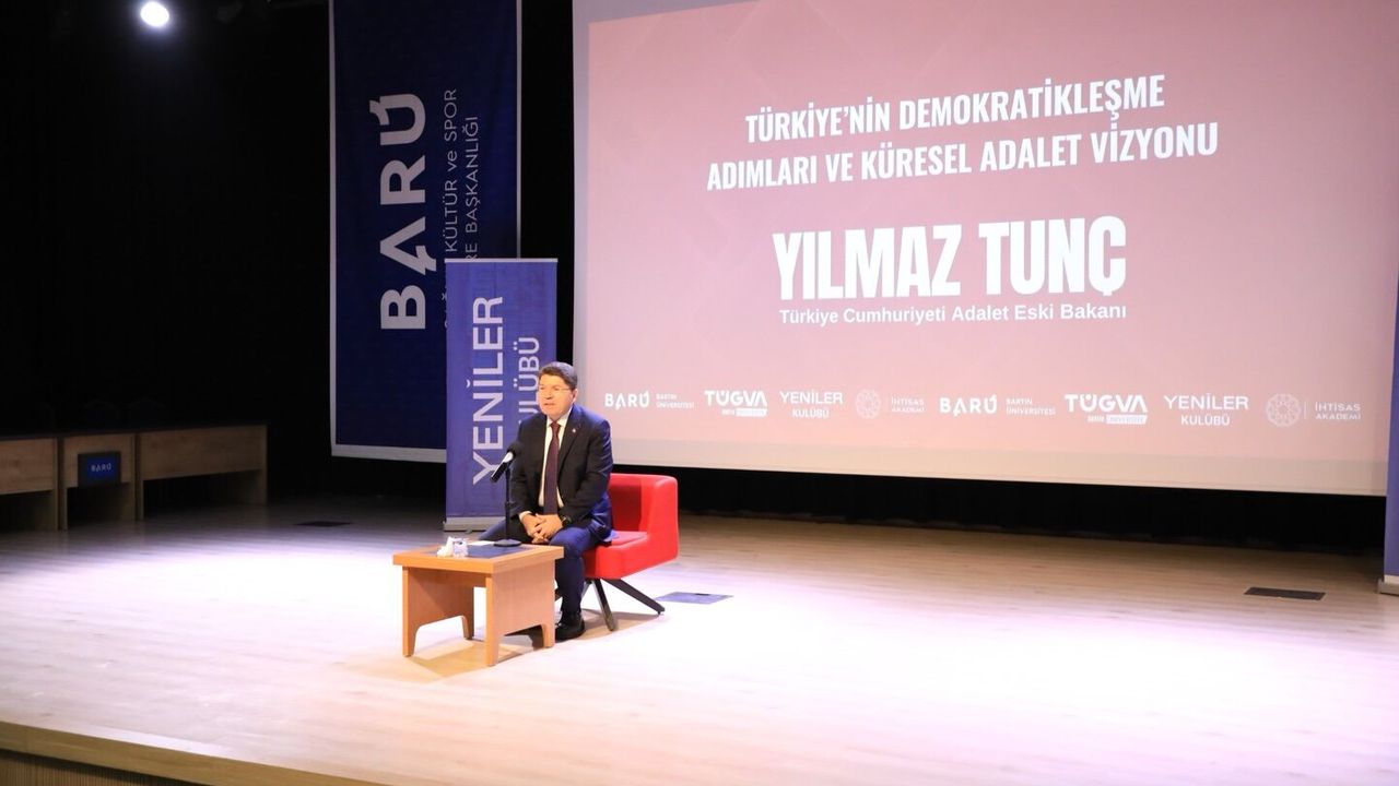 Yılmaz Tunç, Bartın Üniversitesi’nde Ders Verdi