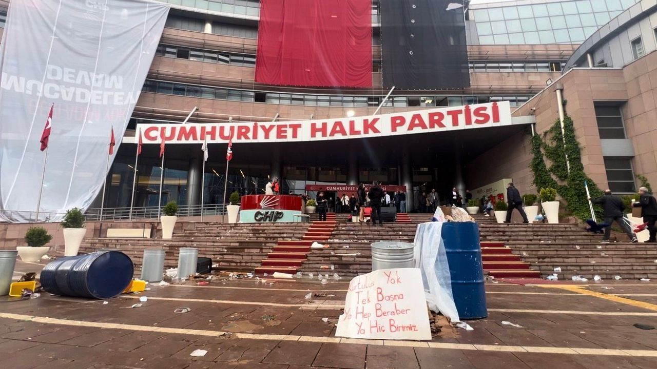 CHP Genel Merkezinde Büyük Tahribat