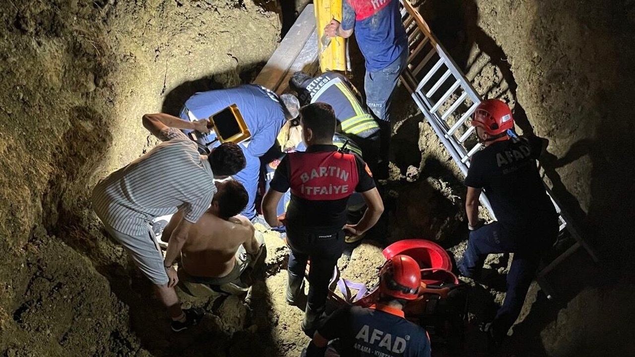 Kozcağız’da Korkutan Olay: 2 Kişi Göçük Altında Kaldı