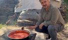 Belediye Başkanı pekmez tenceresinin başında