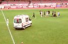 Maçta fenalaşan futbolcu kalp krizi geçirdi