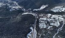 Beyaza bürünen Bartın-Karabük yolu dronla görüntülendi