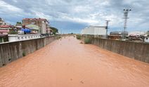 Bartın'da yağmur sonrası denizin rengi değişti