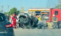 Motosikletin çarptığı otomobil devrildi: 1’i Ağır 4 Yaralı