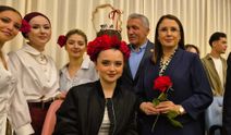 Liseli Gençlerden Vali Arslan'a Saçtan Çikolata İkramı