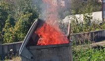 Alevleri Gören Mahalleli Kovalarla Yangına Koştu