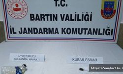Köyde Uyuşturucu Kullanan Kişi Suçüstü Yakalandı