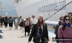 Sezonun İlk Kruvaziyer Turistleri Geldi