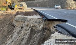 Sahil Yolu Çöktü