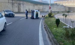 Bartın'da refüje çıkan otomobil araç kamerasında