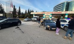 Ciple çarpışan otomobildeki 2 kişi yaralandı