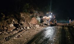 Kastamonu-Bartın karayolu heyelan sebebiyle ulaşıma kapandı