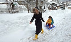 Rekor O Köyde; Kar Adam Boyunu Geçti