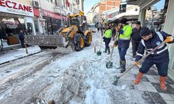 5 bin ton kar toplanıp Bartın Irmağı'na döküldü