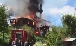 2 ahşap ev ve 1 cami küle döndü