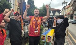 Galatasaray taraftarı tabutla yürüdü