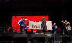 Konser öncesi sürpriz evlilik teklifi