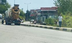 Mikser yola beton döktü! Vatandaş tepki gösterdi