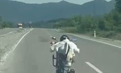 Motosikletlinin tehlikeli sürüşü kamerada
