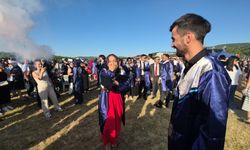 Mezuniyet töreninde sürpriz evlilik teklifi