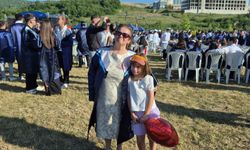 59 yaşında üniversiteyi birincilikle bitirdi